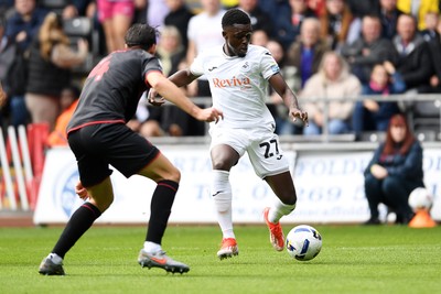 270925 - Swansea City v Millwall - Sky Bet Championship - Zeidane Inoussa of Swansea City