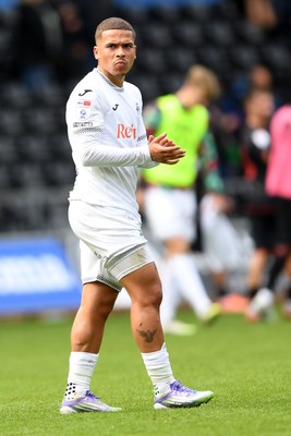 270925 - Swansea City v Millwall - Sky Bet Championship - Manuel Benson of Swansea City applauding fans at full time