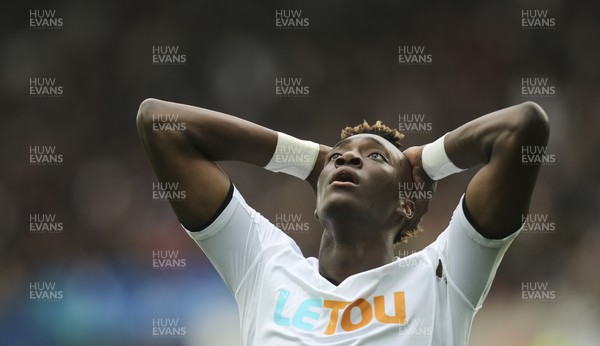 100917 - Swansea City v Newcastle United, Premier League - Tammy Abraham of Swansea City reacts after he beats Newcastle United goalkeeper Rob Elliot but fails to put the ball into the net