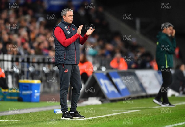 041023 - Swansea City v Norwich City - EFL SkyBet Championship - Swansea City Manager Michael Duff