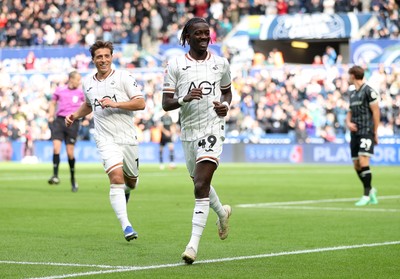 101026 - Swansea City v Norwich City - SkyBet Championship - Moussa Yeo of Swansea celebrates scoring a goal