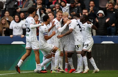 101026 - Swansea City v Norwich City - SkyBet Championship - Adam Idah of Swansea celebrates scoring their second goal