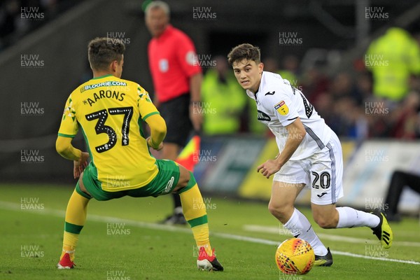241118 - Swansea City v Norwich City, EFL Championship - Daniel James of Swansea City (right) in action with  Max Aarons of Norwich City
