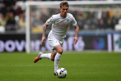 251025 - Swansea City v Norwich City - Sky Bet Championship - Ethan Galbraith of Swansea City