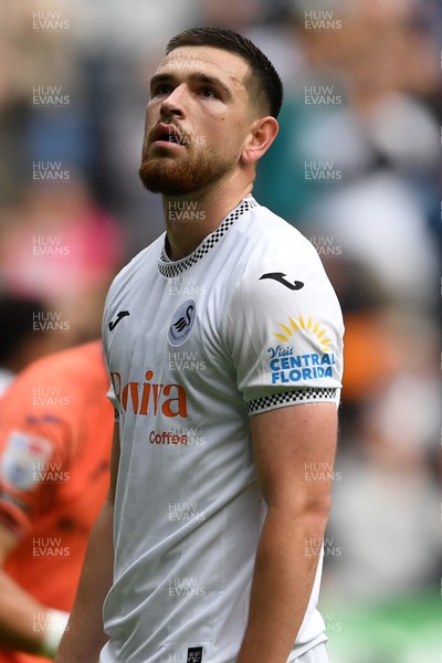 251025 - Swansea City v Norwich City - Sky Bet Championship - Zan Vipotnik of Swansea City goes close