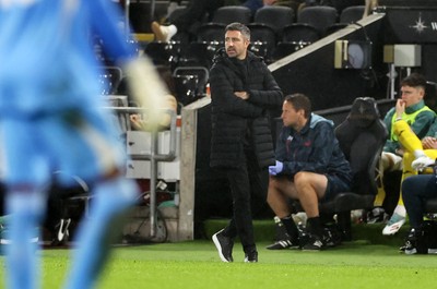 170925 - Swansea City v Nottingham Forest - Carabao Cup - Swansea City Manager Alan Sheehan 
