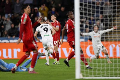 170925 - Swansea City v Nottingham Forest - Carabao Cup - Liam Cullen of Swansea City crosses the ball in to Zan Vipotnik who scores a goal