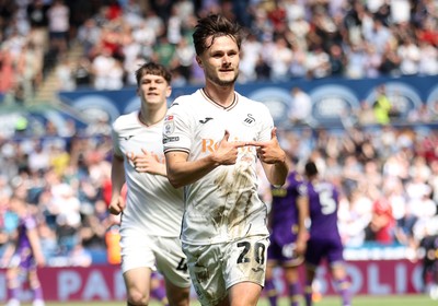 030525 - Swansea City v Oxford United - SkyBet Championship - Liam Cullen of Swansea City celebrates scoring a goal