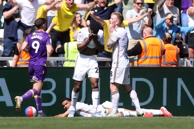 030525 - Swansea City v Oxford United - SkyBet Championship - Dejected Hannes Delcroix and Lewis O'Brien of Swansea City after Oxford score a goal to make it 3-3