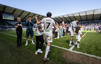 030525 - Swansea City v Oxford United - SkyBet Championship - Joe Allen of Swansea City thanks his team mates and supporters on his final game of his career