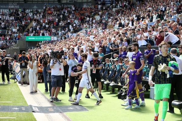 030525 - Swansea City v Oxford United - SkyBet Championship - Joe Allen of Swansea City walks out onto the pitch for his final game