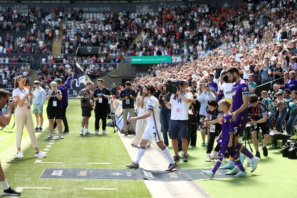 030525 - Swansea City v Oxford United - SkyBet Championship - Joe Allen of Swansea City walks out onto the pitch for his final game