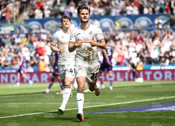 030525 - Swansea City v Oxford United - SkyBet Championship - Liam Cullen of Swansea City celebrates scoring a goal