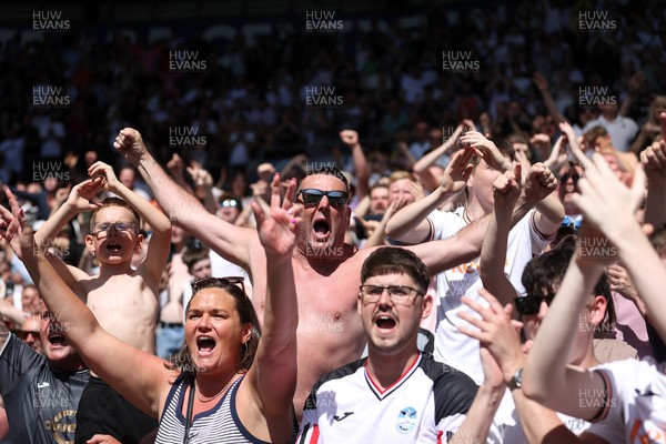 030525 - Swansea City v Oxford United - SkyBet Championship - Swansea fans in the sunshine