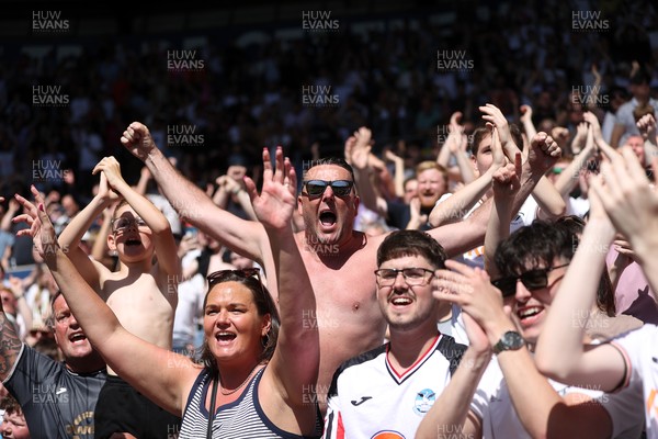 030525 - Swansea City v Oxford United - SkyBet Championship - Swansea fans in the sunshine