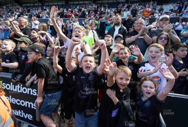 030525 - Swansea City v Oxford United - SkyBet Championship - Swansea fans in the sunshine