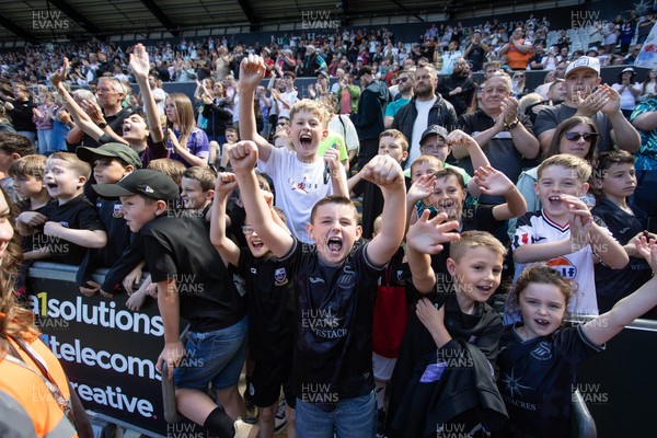 030525 - Swansea City v Oxford United - SkyBet Championship - Swansea fans in the sunshine