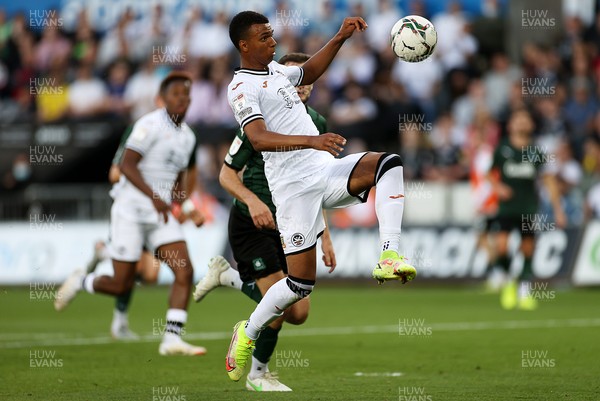 240821 - Swansea City v Plymouth Argyle - Carabao Cup - Morgan Whittaker of Swansea City juggles the ball