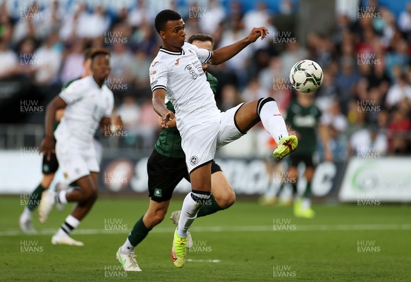 240821 - Swansea City v Plymouth Argyle - Carabao Cup - Morgan Whittaker of Swansea City juggles the ball