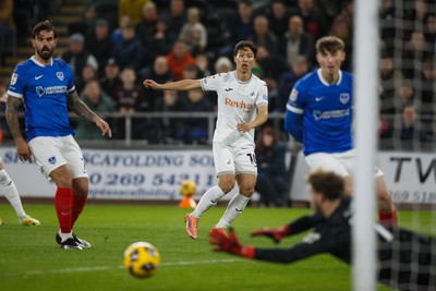 091225 - Swansea City v Portsmouth - Sky Bet Championship - Jisung Eom of Swansea City shoots at goal