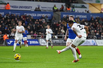 091225 - Swansea City v Portsmouth - Sky Bet Championship - Adam Idah of Swansea City shoots at goal