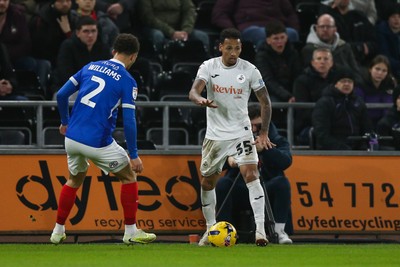 091225 - Swansea City v Portsmouth - Sky Bet Championship - Ronald Pereira Martin of Swansea City