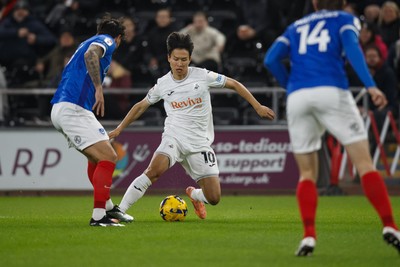 091225 - Swansea City v Portsmouth - Sky Bet Championship - Jisung Eom of Swansea City