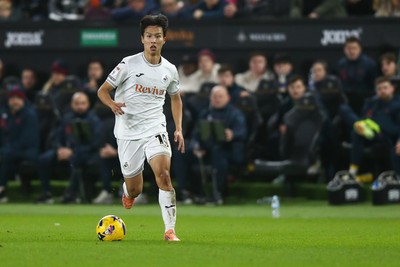 091225 - Swansea City v Portsmouth - Sky Bet Championship - Jisung Eom of Swansea City