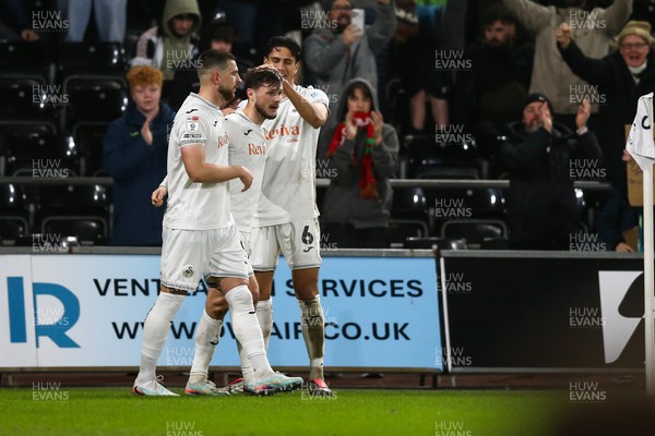 091225 - Swansea City v Portsmouth - Sky Bet Championship - Liam Cullen of Swansea City celebrates after scoring a goal