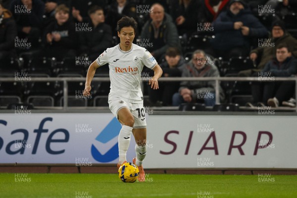 091225 - Swansea City v Portsmouth - Sky Bet Championship - Jisung Eom of Swansea City
