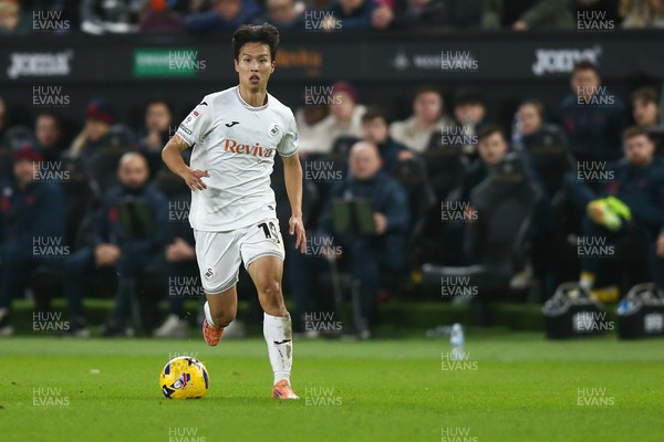 091225 - Swansea City v Portsmouth - Sky Bet Championship - Jisung Eom of Swansea City
