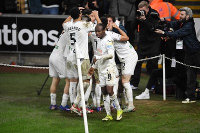 240226 - Swansea City v Preston North End - Sky Bet Championship - Liam Cullen of Swansea City celebrates scoring a goal to equalise the game late on