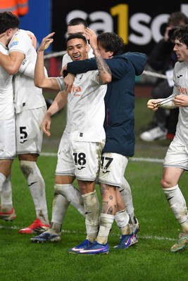 240226 - Swansea City v Preston North End - Sky Bet Championship - Gustavo Nunes of Swansea City celebrates with team mates after Liam Cullen of Swansea City scores a goal