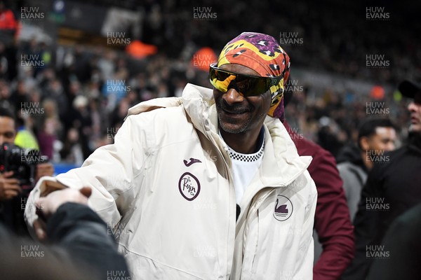 240226 - Swansea City v Preston North End - Sky Bet Championship - Snoop Dogg walks around the pitch before the game