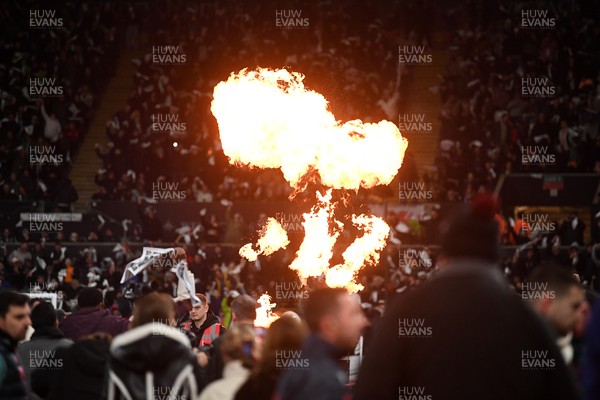 240226 - Swansea City v Preston North End - Sky Bet Championship - Snoop Dogg walks around the pitch before the game