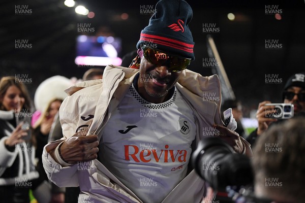 240226 - Swansea City v Preston North End - Sky Bet Championship - Snoop Dogg walks around the pitch before the game