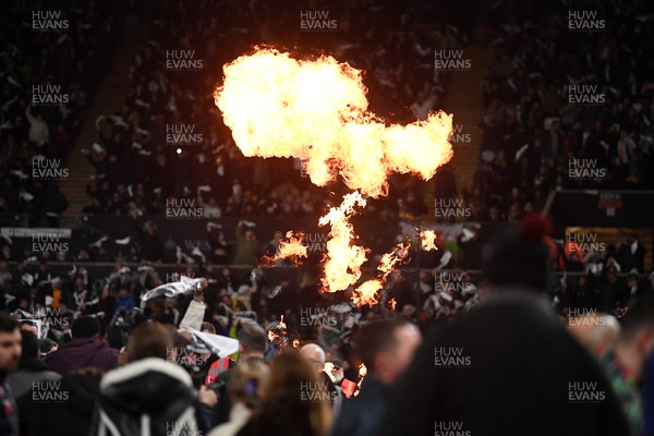 240226 - Swansea City v Preston North End - Sky Bet Championship - Snoop Dogg walks around the pitch before the game
