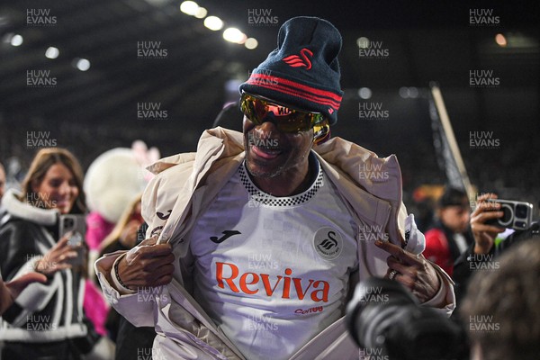 240226 - Swansea City v Preston North End - Sky Bet Championship - Snoop Dogg walks around the pitch before the game