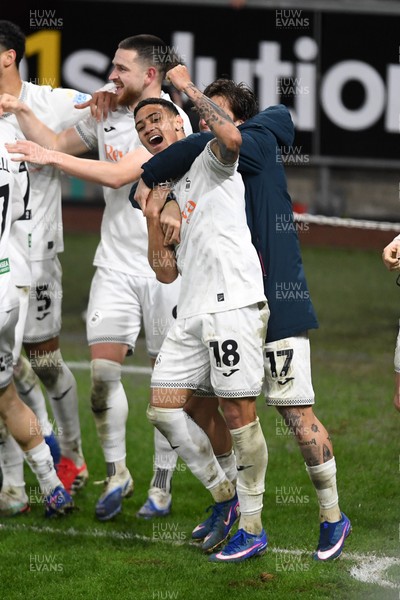 240226 - Swansea City v Preston North End - Sky Bet Championship - Gustavo Nunes of Swansea City celebrates with team mates after Liam Cullen of Swansea City scores a goal