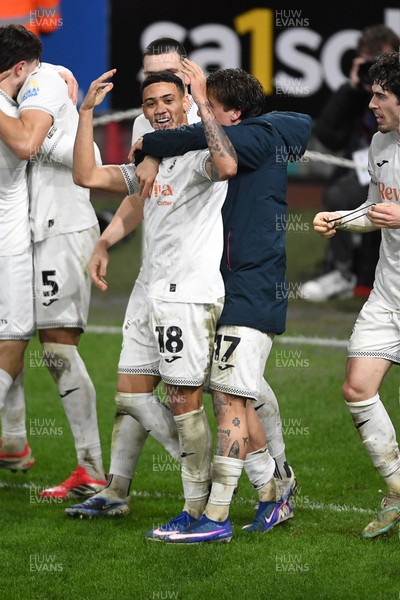 240226 - Swansea City v Preston North End - Sky Bet Championship - Gustavo Nunes of Swansea City celebrates with team mates after Liam Cullen of Swansea City scores a goal