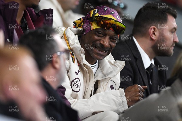 240226 - Swansea City v Preston North End - Sky Bet Championship - Snoop Dogg reacts after Swansea miss a chance