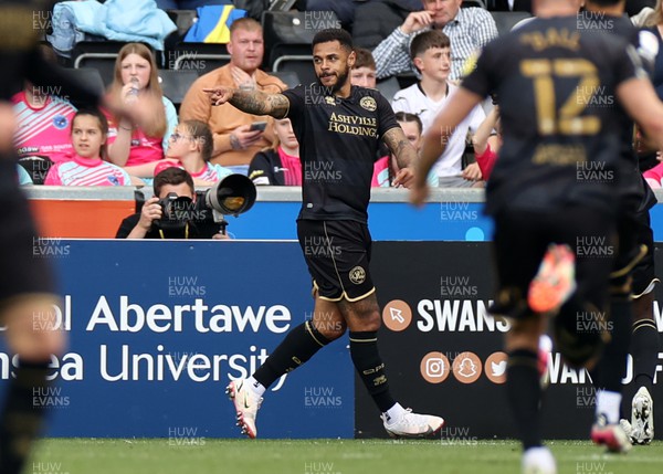 070522 - Swansea City v Queens Park Rangers - SkyBet Championship - Andre Gray of QPR celebrates scoring a goal in the second half