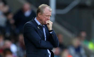 290918 - Swansea City v Queens Park Rangers - SkyBet Championship - Dejected looking Queens Park Rangers Steve McClaren