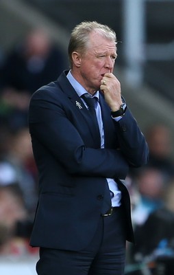 290918 - Swansea City v Queens Park Rangers - SkyBet Championship - Dejected looking Queens Park Rangers Steve McClaren