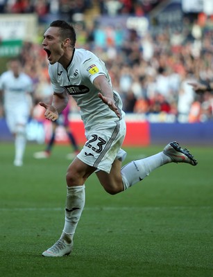 290918 - Swansea City v Queens Park Rangers - SkyBet Championship - Connor Roberts of Swansea City celebrates scoring a goal