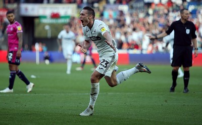 290918 - Swansea City v Queens Park Rangers - SkyBet Championship - Connor Roberts of Swansea City celebrates scoring a goal