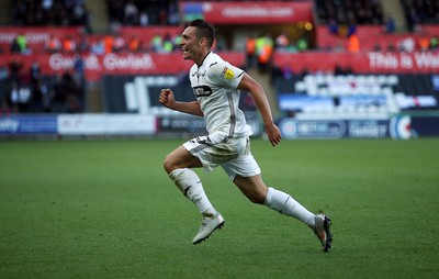 290918 - Swansea City v Queens Park Rangers - SkyBet Championship - Connor Roberts of Swansea City celebrates scoring a goal