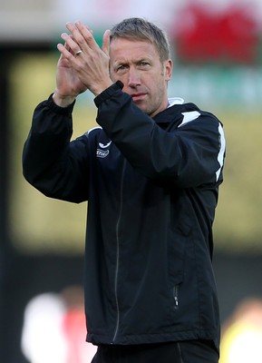 290918 - Swansea City v Queens Park Rangers - SkyBet Championship - Swansea City Manager Graham Potter thanks the fans at full time