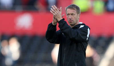 290918 - Swansea City v Queens Park Rangers - SkyBet Championship - Swansea City Manager Graham Potter thanks the fans at full time