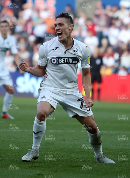 290918 - Swansea City v Queens Park Rangers - SkyBet Championship - Connor Roberts of Swansea City celebrates scoring a goal